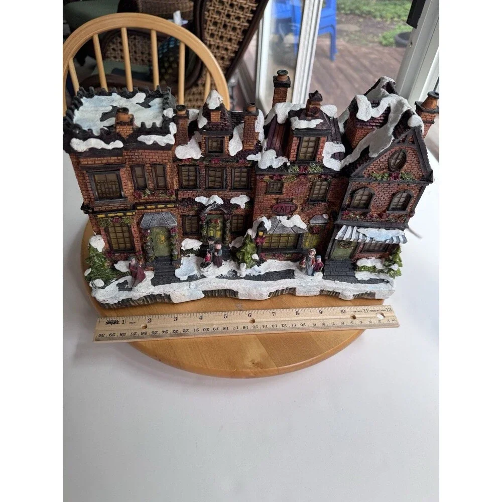 2008 Target Holiday Christmas Lighted House Building (C7 Bulbs) 2 Bulb Fixture